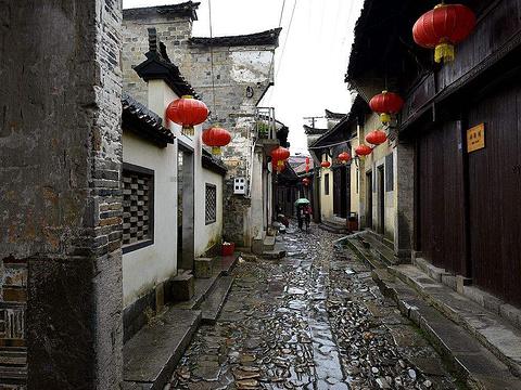 逃离违建房屋5